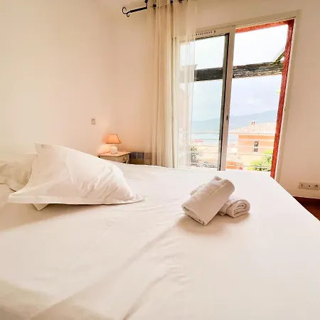 Deux Avec Vue Proche Du Centre Apartman *
